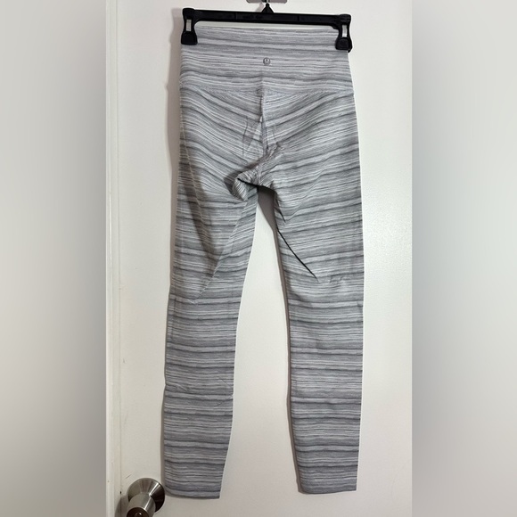 NWOT Lululemon High Times Cyber Stripe Silver Fox Gray Size 4 - Picture 4 of 10
